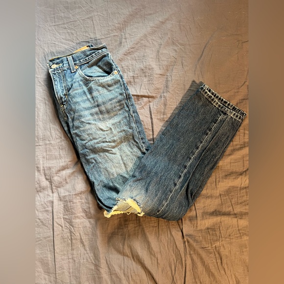 Ripped, Levi jeans - Picture 2 of 5